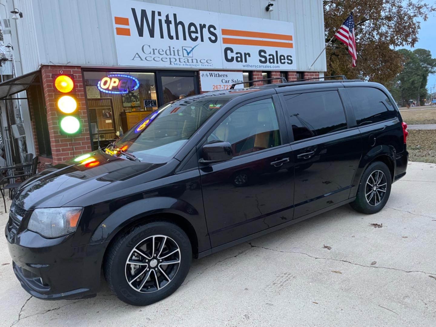 2019 Black /Black Dodge Grand Caravan GT (2C4RDGEG0KR) with an 3.6L V6 DOHC 24V engine, 6A transmission, located at 204 Hwy. 16 East, Carthage, MS, 39051, (601) 267-7277, 0.000000, 0.000000 - Photo#0